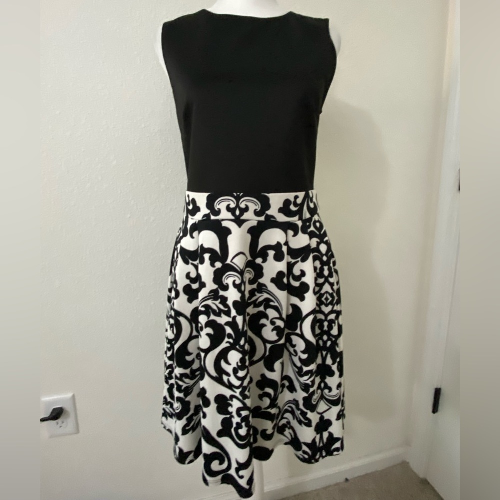 B. Darlin sleeveless Black and white zipper dress size 9/10 Junior. - Picture 1 of 9